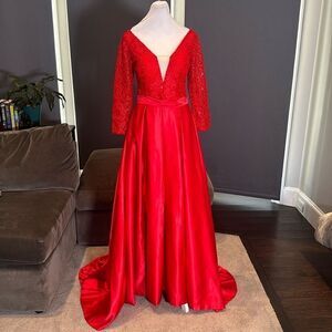 Red Full Length 3/4 Sleeve Sparkly Bodice Formal Prom Dress LegSlit Size 4 *READ